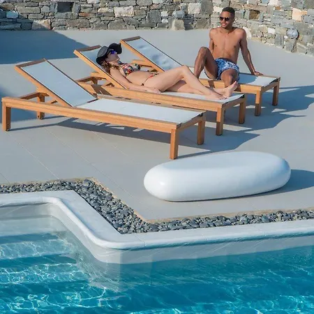 Paros Sleeps 7 Pool Air Con Wifi * Páros